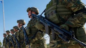 Οι αλλαγές στην στρατιωτική θητεία: 10 εβδομάδες βασική εκπαίδευση στον Στρατό Ξηράς – Στα 100 ευρώ η αποζημίωση στην παραμεθόριο