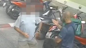 Ταϊλάνδη: Σουηδός σκοτώνει με “καρατιά” Βρετανό τουρίστα – Καρέ -καρέ το σοκαριστικό στιγμιότυπο (βιντεο)