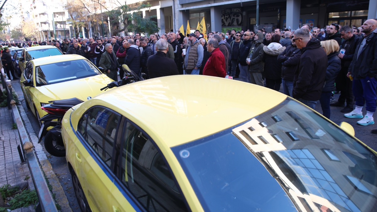 Νέα 24ωρη απεργία των ταξί – Χειρόφρενο τραβούν Τρίτη και Τετάρτη οι οδηγοί