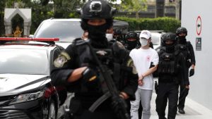 Ταϊλάνδη: Άνδρας άνοιξε πυρ και ταμπουρώθηκε σε σχολείο – Κράτησε ομήρους μαθητές, τουλάχιστον 3 τραυματίες