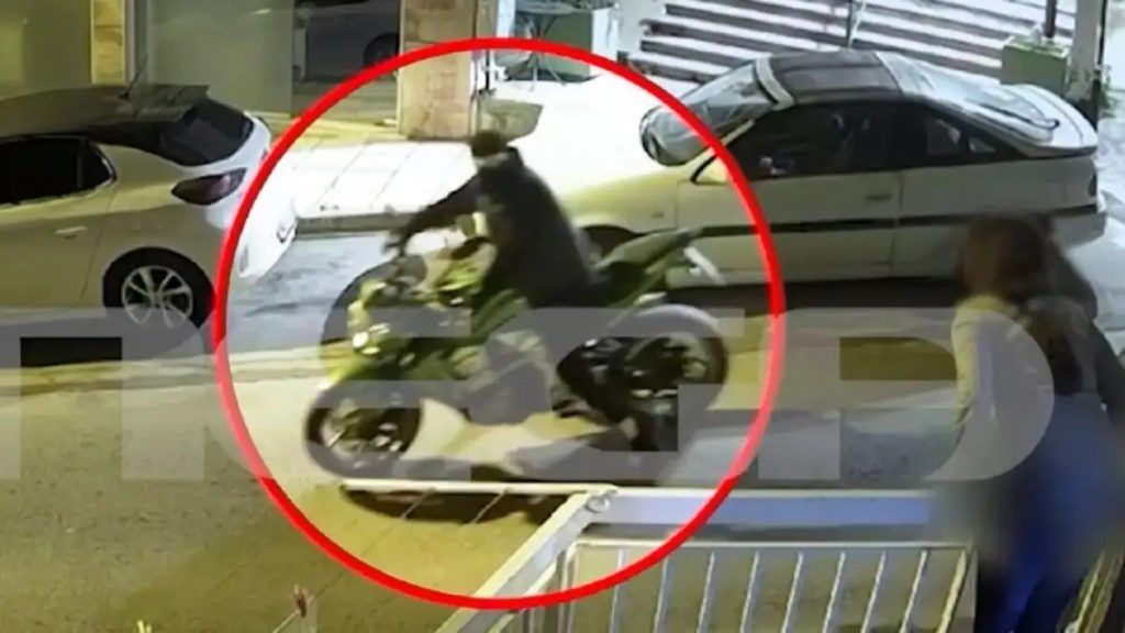 Θεσσαλονίκη: Θρασύτατη ληστεία μηχανής μπροστά στα μάτια της ιδιοκτήτριας – Τι της είπαν (Βίντεο)