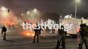 Επεισόδια με μολότοφ έξω από το ΑΠΘ – Πάνω από 200 προσαγωγές, τραυματίστηκε αστυνομικός (βίντεο)