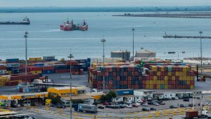 Θεσσαλονίκη: Οβίδα του Β’ Παγκοσμίου εντοπίστηκε στο βυθό του 6ου προβλήτα