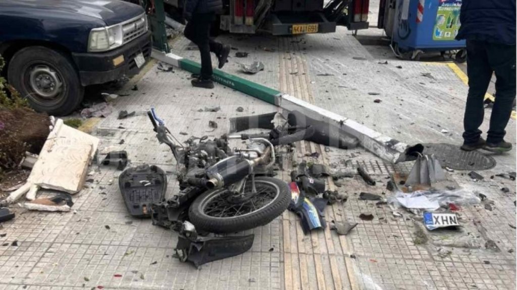 Βίντεο-ντοκουμέντο από την στιγμή του τροχαίου με φορτηγό στην Θηβών: Παρέσυρε 7 παρκαρισμένα οχήματα