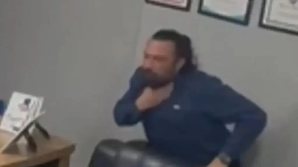 Τουρκία: Νοσηλευτής έσωσε τον εαυτό του με τη λαβή Χάιμλιχ ενώ πνιγόταν