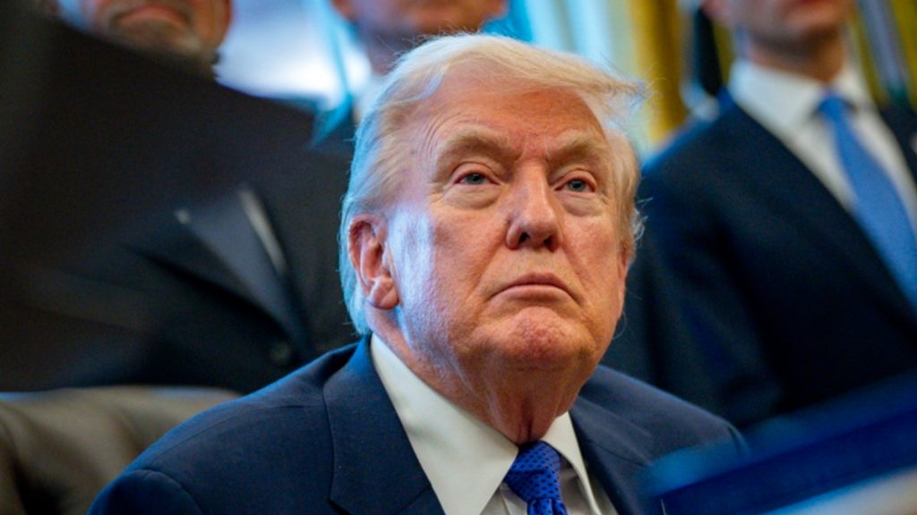 Ο Τραμπ απαιτεί από το Χάρβαρντ 1 δισεκ. δολάρια για ζημιές και τόκους