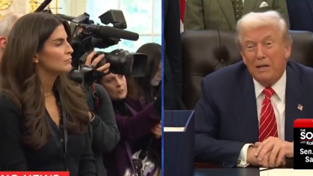 Νέα επίθεση Τραμπ σε δημοσιογράφο για την υπόθεση Έπσταϊν: “Είσαι η χειρότερη, δεν σε έχω δει ποτέ να χαμογελάς” (βίντεο)