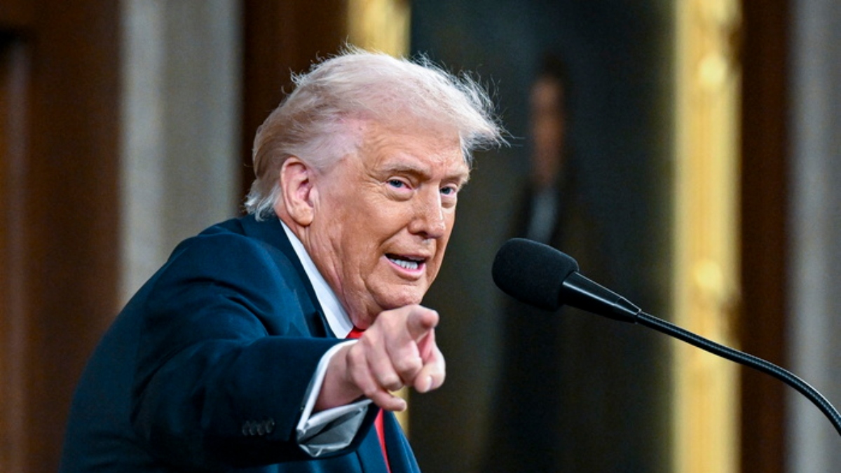 Ανάλυση του BBC για την ομιλία Τραμπ: Εμπνέει πατριωτισμό καθώς αντιμετωπίζει μεγάλες πολιτικές αντιξοότητες