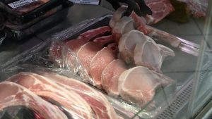 Τσικνοπέμπτη: Στα ύψη οι τιμές του κρέατος – Εκτοξεύθηκε το μοσχάρι και το αρνί, “τσιμπημένες” και οι ταβέρνες