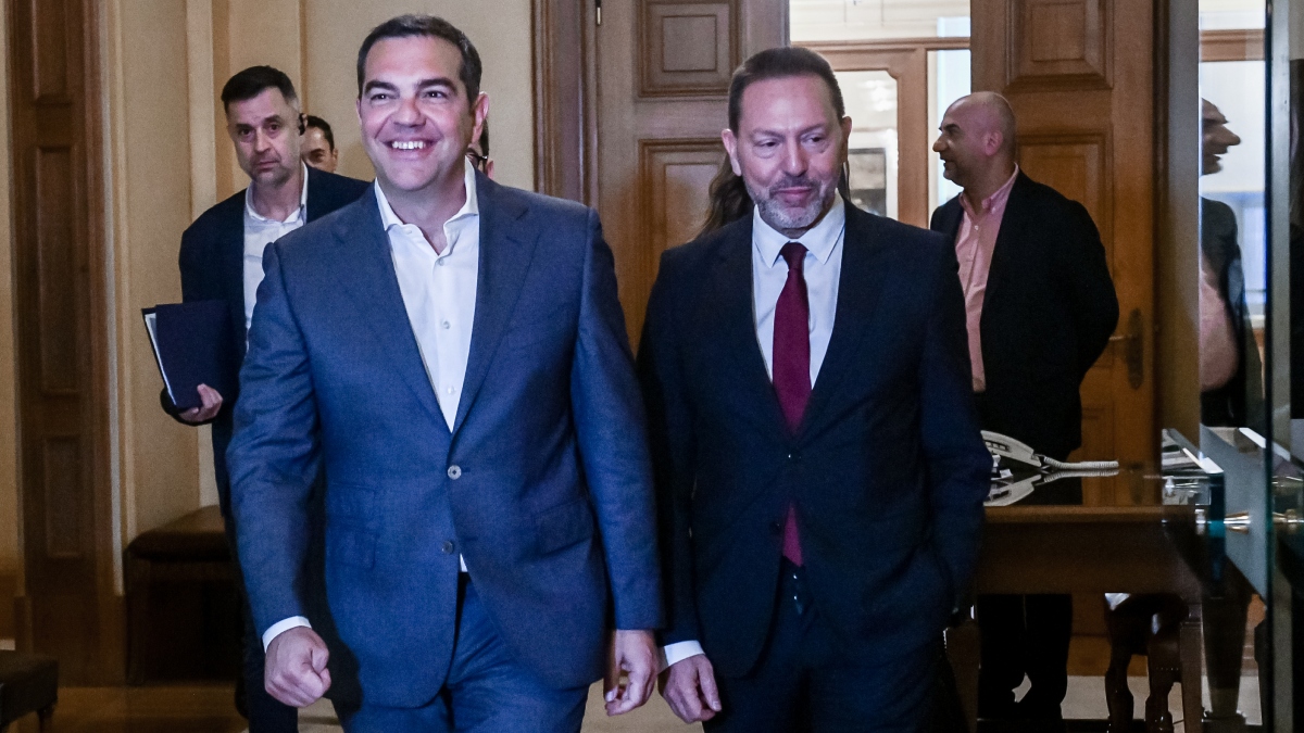 Στα «χαρακώματα» Στουρνάρας – Τσίπρας: Αιχμές για την τράπεζα Αττικής και τα αποθεματικά – «Μία τρίτη θητεία αξίζει κάθε κόπο»