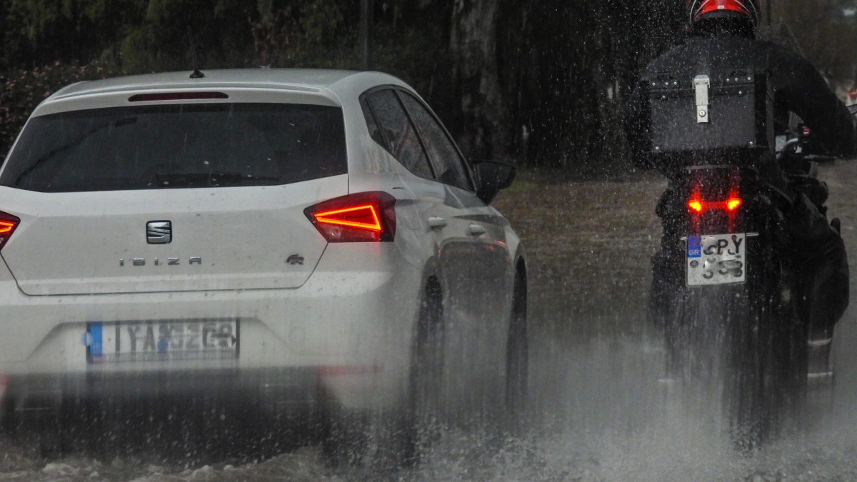 Καιρός: Τι είναι το νέφος cumulonimbus που έφερε χαλαζόπτωση στην Αττική – Η πρόγνωση για την Κυριακή