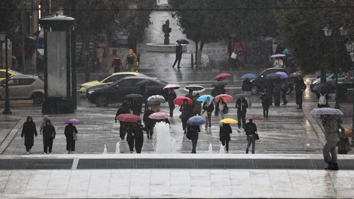 Καιρός: Άστατο σκηνικό με ισχυρές βροχές και καταιγίδες την Παρασκευή- Σε κόκκινο συναγερμό Αιγαίο και Δωδεκάνησα