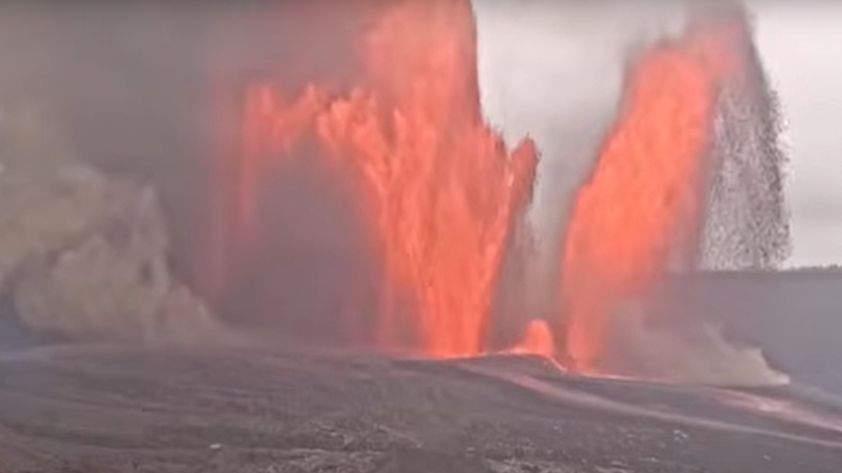 Χαβάη: Ξύπνησε ξανά το ηφαίστειο Κιλαουέα – Εκτόξευσε λάβα σε ύψος 400 μέτρων (βίντεο)
