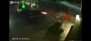 Χανιά: Η στιγμή που ο μεθυσμένος οδηγός “εισβάλει” σε αυλή στα Μινωθιανά (Βίντεο)