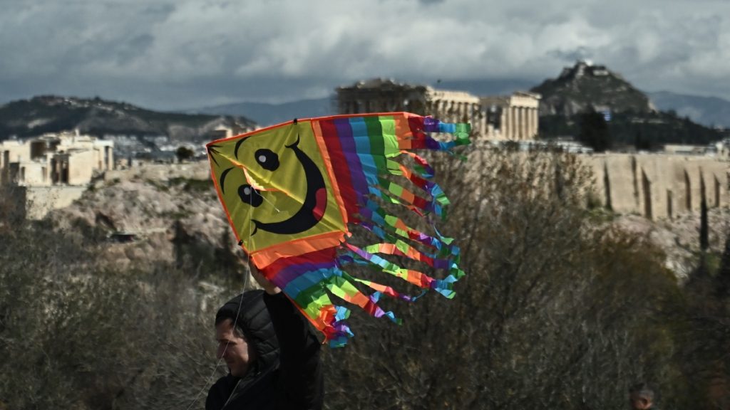 Καιρός: Ηλιοφάνεια την Καθαρά Δευτέρα – “Ήρθε η ώρα να ξεμουλιάσουμε” λέει ο Κολυδάς