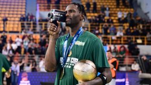 Χέιζ-Ντέιβις: “Ευχαριστώ τον Γιαννακόπουλο” – Τι είπε ο MVP του Παναθηναϊκού μετά τον θρίαμβο στον τελικό Κυπέλλου Ελλάδας