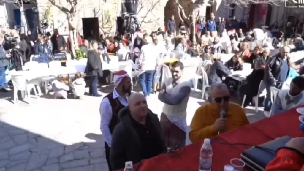 Χίος: Σάλος με το αποκριάτικο black humor στα Μεστά για τους 15 νεκρούς μετανάστες – «Μόνο ντροπή» (Βίντεο)