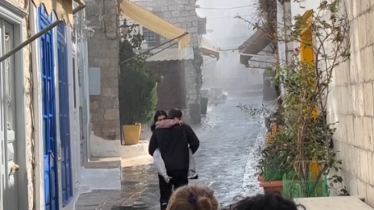 Μπραντ Πιτ: Η σκηνή από τα γυρίσματα στην Ύδρα με την τεχνητή βροχή – Δείτε το σχετικό βίντεο