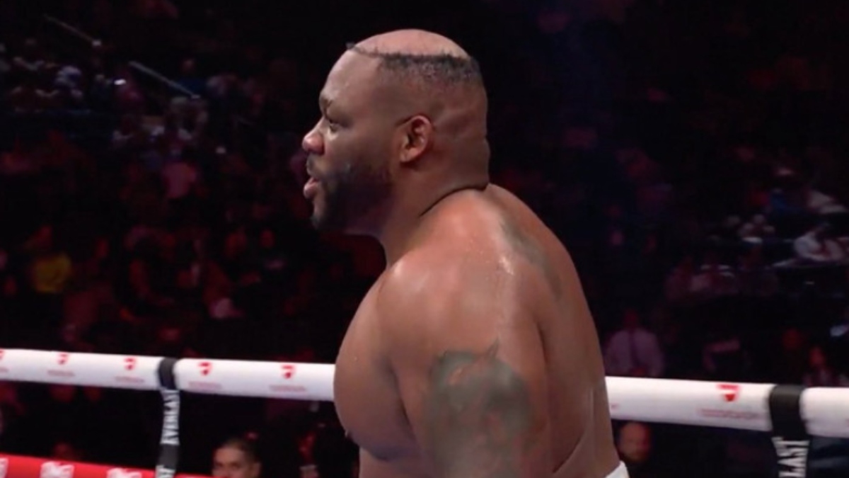 Τζάρελ Μίλερ: «Έχασε» τα μαλλιά του κατα την διάρκεια του αγώνα με τον Κίνγκλεί Ίμπε (βίντεο)