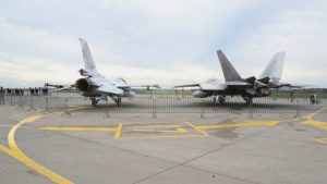 Κλιμακώνεται η ένταση ανάμεσα σε ΗΠΑ και Ιράν: Μαχητικά F-22 και τεράστια ανεφοδιαστικά στο Ισραήλ