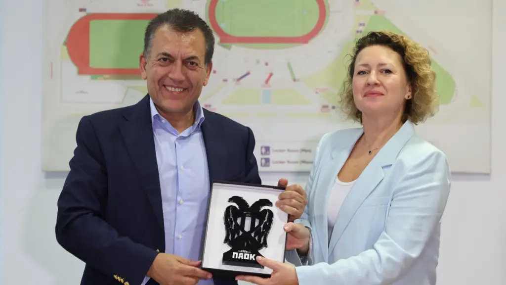 ΠΑΟΚ: Παρουσία Βρούτση οι υπογραφές της ΠΑΕ για την παραχώρηση του Καυτανζόγλειου (φωτογραφίες)