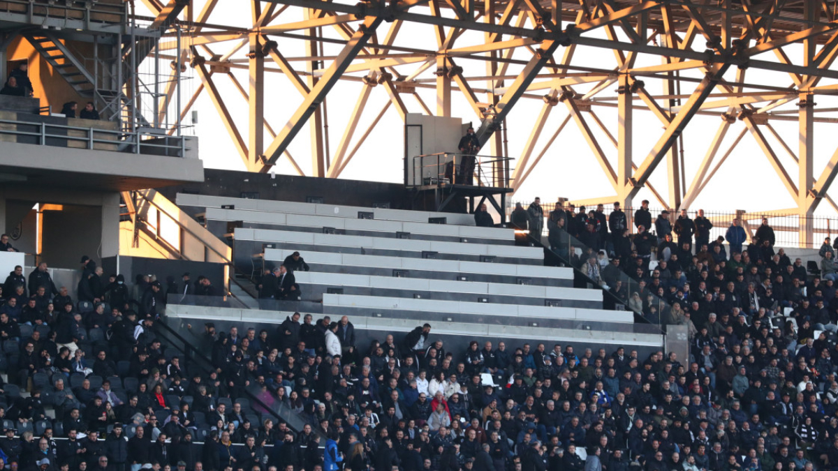 ΠΑΟΚ: Στα δικαστήρια οι 8 οπαδοί που επιτέθηκαν στους δημοσιογράφους στον αγώνα με τον Λεβαδειακό