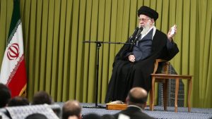 Η στιγμή του πλήγματος στο Χαμενεΐ – Πώς τον εντόπισε η CIA (Βίντεο)