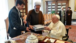 Ιράν: Ο Αλιρεζά Αραφί προσωρινός διάδοχος του Αλί Χαμενεΐ