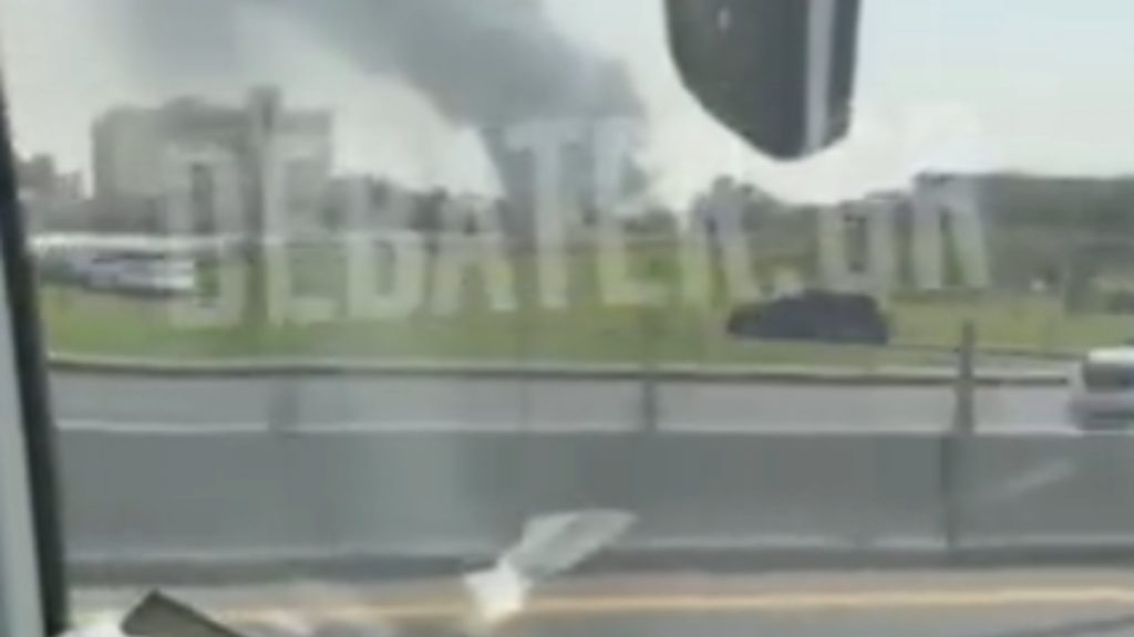 Μαρτυρία Ελληνίδας από το Ντουμπάι: “Υπήρχαν στρατιωτικά μπλόκα και το αεροδρόμιο είχε απομονωθεί”