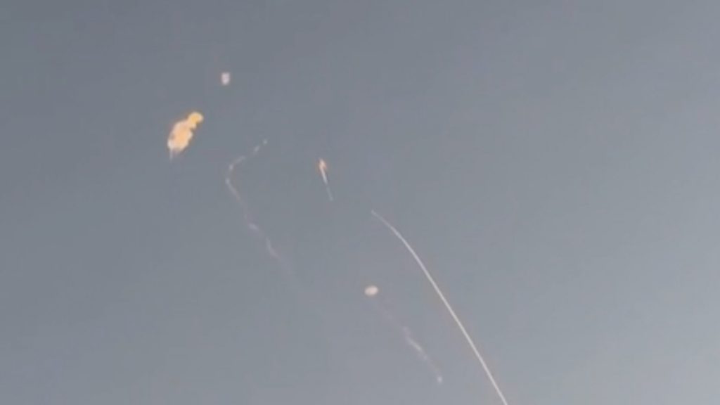 Νέες επιθέσεις του Ιράν στο Ισραήλ – Εκρήξεις σε Ντουμπάι, Αμπού Ντάμπι, Ντόχα – Ισραηλινοί βομβαρδισμοί κατά της Χεζμπολάχ