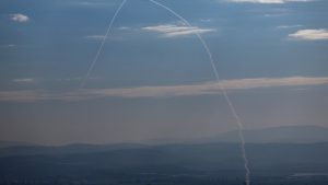 Το Ιράν εκτόξευσε νέο βαλλιστικό πύραυλο κατά του Ισραήλ – Ο IDF μπήκε στον Λίβανο, νέα πλήγματα στην Τεχεράνη