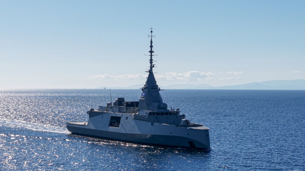Κύπρος: Κατέπλευσαν οι ελληνικές φρεγάτες “Κίμων” και “Ψαρά” – Οι ΗΠΑ απομακρύνουν διπλωματικό προσωπικό