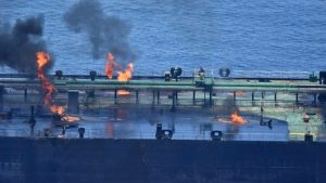 Το Ιράν λέει ότι χτύπησε αμερικανικό τάνκερ στον Περσικό – Οι ΗΠΑ στηρίζουν Ισραήλ: “Συνεχίστε, μαζί σας μέχρι τέλους”