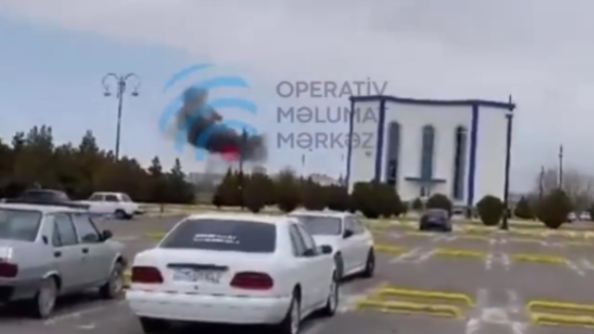 Επίθεση drones και πυραύλων του Ιράν σε αεροδρόμιο του Αζερμπαϊτζάν, απειλές από το Μπακού – Οι Ιρανοί χτύπησαν αμερικανικό τάνκερ στον Περσικό