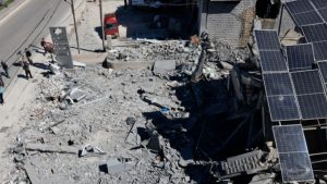 Το Ισραήλ σφυροκοπά ανελέητα Τεχεράνη και Λίβανο, εκρήξεις στη Ντόχα – Απειλές του Αζερμπαϊτζάν στο Ιράν