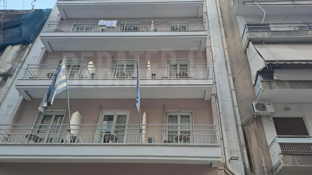 Ομόνοια: Θρίλερ με τον Γάλλο μαθητή – “Είδαμε κάτι να πέφτει στο κενό, αλλά δεν καταλάβαμε ότι ήταν άνθρωπος”