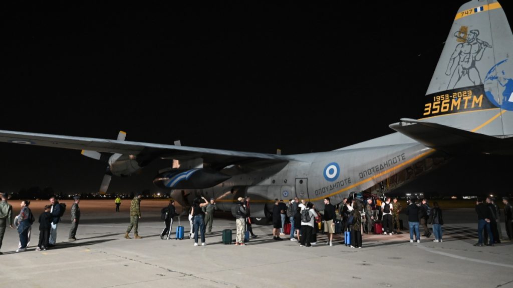 Στους 315 οι Έλληνες που επαναπατρίστηκαν χθες από τη Μέση Ανατολή – Με ειδικές πτήσεις, C-130 ή οδικώς