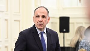 Γεραπετρίτης: “Δεν θεωρώ ότι η Σούδα απειλείται – Η πλέον σύνθετη άσκηση επαναπατρισμός των Ελλήνων”