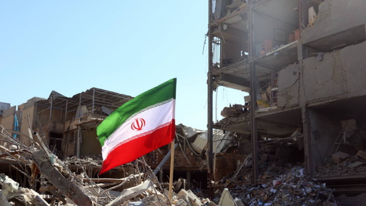 Είναι θετική εξέλιξη για τον κόσμο η αποδυνάμωση του καθεστώτος στο Ιράν;