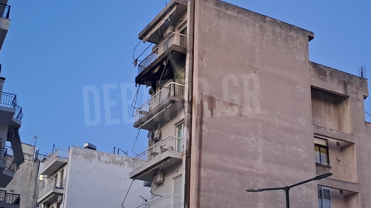 Ταύρος: Φωτιά σε διαμέρισμα 4ου ορόφου – Ανασύρθηκε 45χρονος χωρίς τις αισθήσεις του (Φωτογραφίες)