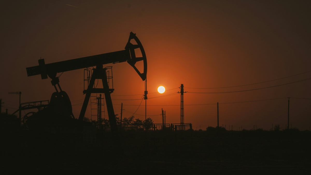 Πλησιάζει τα 120 δολάρια το βαρέλι το πετρέλαιο – Συνεδριάζουν εκτάκτως οι ΥΠΟΙΚ της G7, τι εξετάζουν