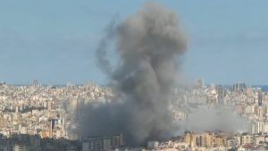 “Βροχή” χτυπημάτων του Ισραήλ στη Βηρυτό – “Τραυματισμένος” ο Μοτζτάμπα Χαμενεΐ, σύμφωνα με την ιρανική τηλεόραση