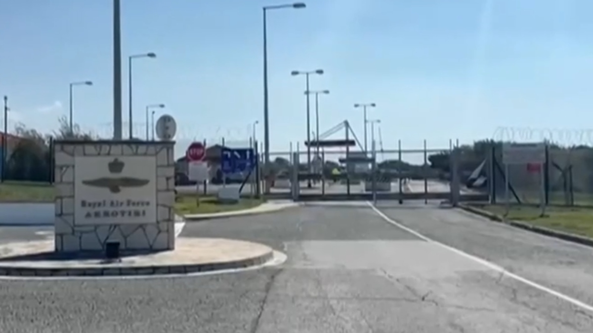 Κύπρος: Λήξη συναγερμού στο Ακρωτήρι – Ήχησαν πάλι οι σειρήνες, εστάλη μήνυμα στους κατοίκους