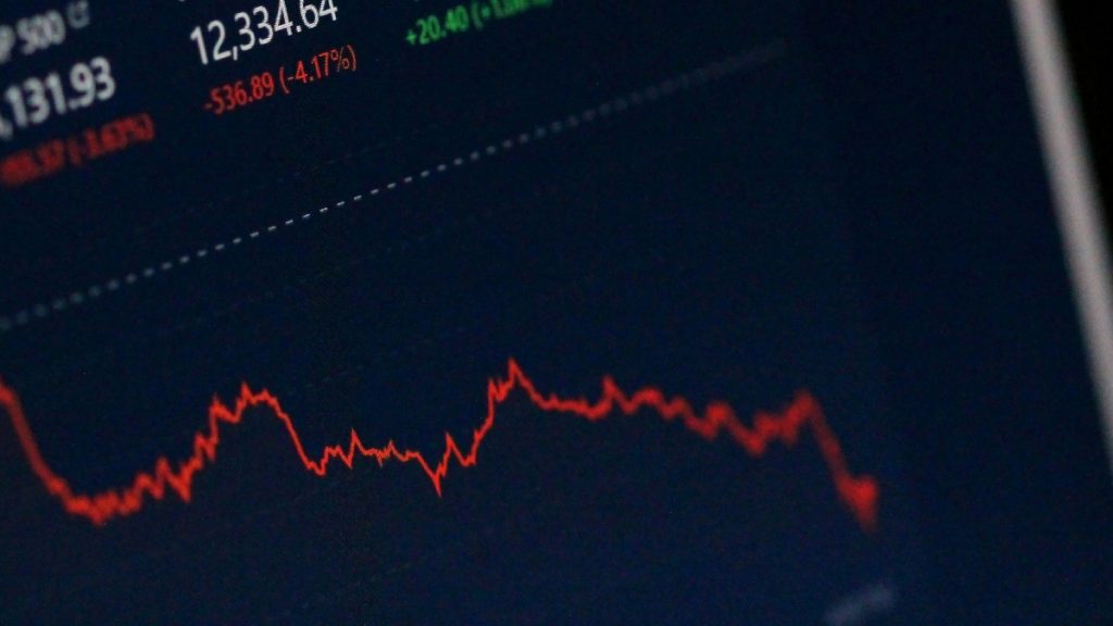 Σε χαμηλό 2 μηνών άνοιξαν οι ευρωπαϊκές μετοχές – Το ευρώ υποχωρεί στα 1,1530 δολάρια