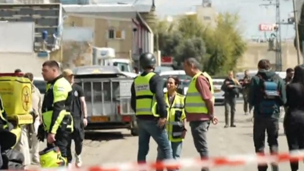 “Βροχή” χτυπημάτων του Ισραήλ στη Βηρυτό, 2 νεκροί στο Τελ Αβίβ μετά από ιρανική πυραυλική επίθεση – Αναφορές ότι ο Μοτζτάμπα Χαμενεΐ είναι τραυματισμένος