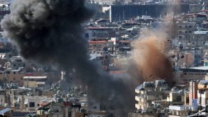 Το Ισραήλ λέει ότι χτύπησε πυρηνικά εργαστήρια στην Τεχεράνη – Συνεχείς βομβαρδισμοί στον Λίβανο