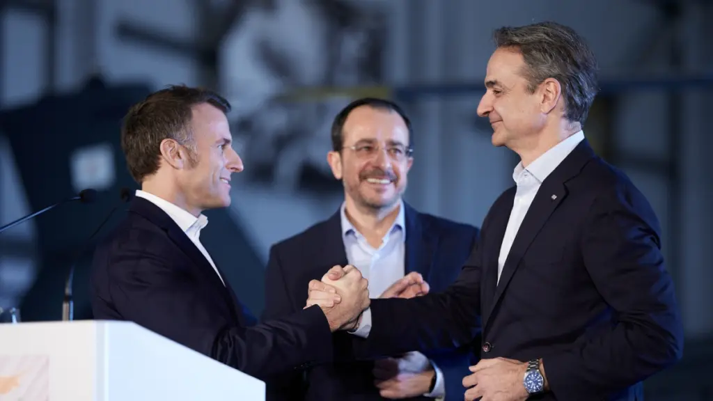 Μακρόν: “Η Κύπρος δέχτηκε επιθέσεις από πολλαπλά drones και πυραύλους” – Τι απαντά η Λευκωσία