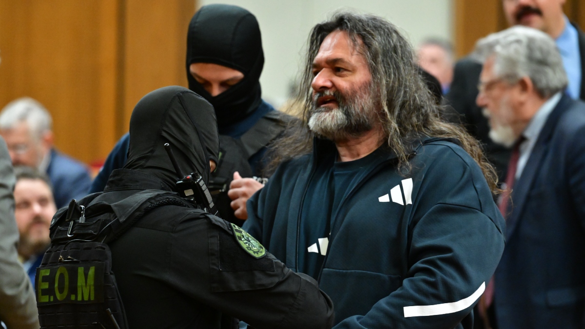 Δίκη Χρυσής Αυγής: Πρώην βουλευτές κινδυνεύουν με φυλάκιση – Αναγνωρίστηκαν ελαφρυντικά μόνο σε 5 πρόσωπα