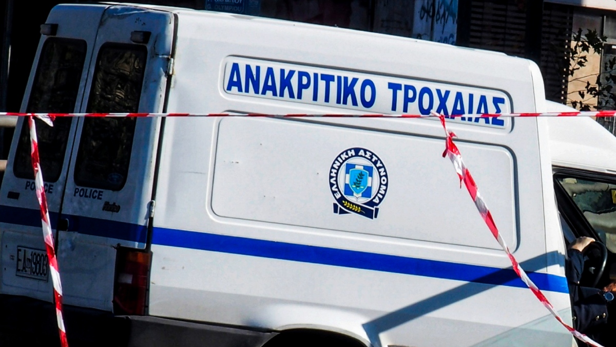 Τροχαίο ατύχημα κοντά στη Βουλή – Συγκρούστηκαν δύο μηχανές, σε σοβαρή κατάσταση ο ένας οδηγός