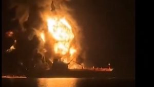 Περσικός Κόλπος: Σώο το 22μελές πλήρωμα του ελληνόκτητου τάνκερ “Zefyros” που χτυπήθηκε – Σε ποιους ανήκει (βίντεο)